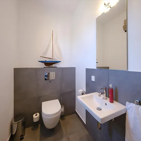 Reetland Am - Luxus Reetdachvilla Mit 3 Schlafzimmern, Sauna Und Kamin H20 וילה