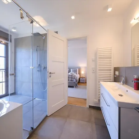 Reetland Am - Luxus Reetdachvilla Mit 3 Schlafzimmern, Sauna Und Kamin H20