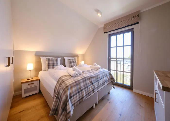 Reetland Am - Luxus Reetdachvilla Mit 3 Schlafzimmern, Sauna Und Kamin H20 Villa Dranske