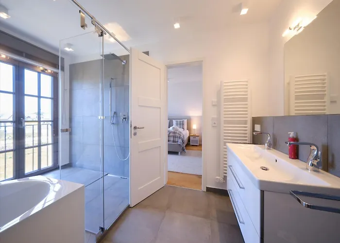 Reetland Am - Luxus Reetdachvilla Mit 3 Schlafzimmern, Sauna Und Kamin H20
